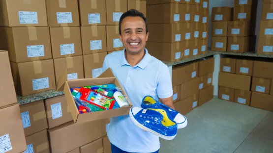 Prefeitura de Linhares vai entregar mais de 19 mil pares de tênis para estudantes dos ensinos Fundamental I e II