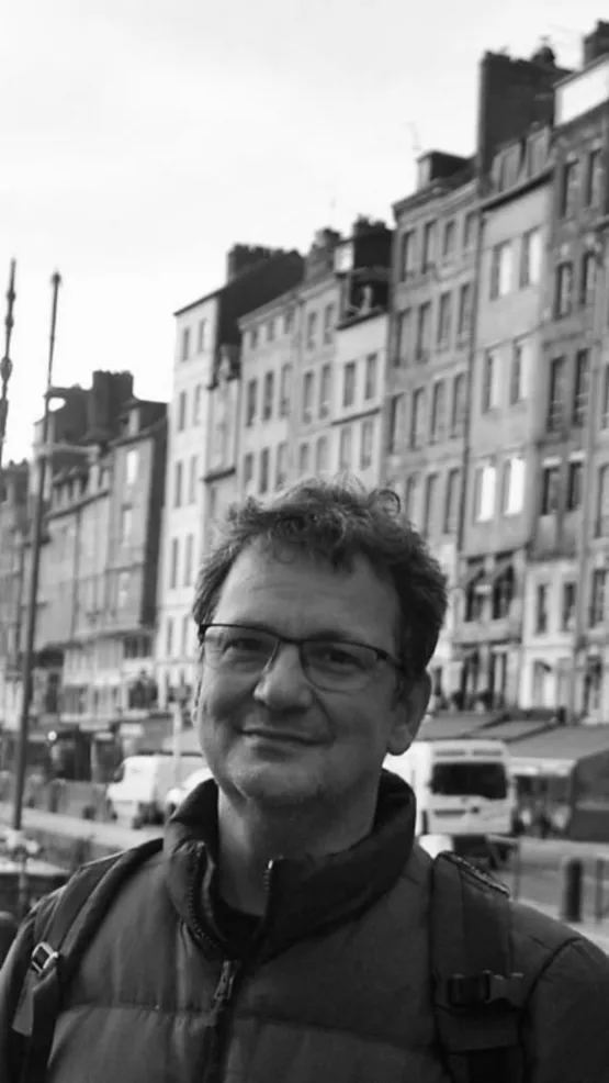 Médico e escritor Jorge Elias Neto celebra 25 anos de carreira com antologia poética