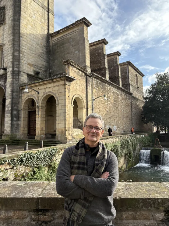 Médico e escritor Jorge Elias Neto celebra 25 anos de carreira com antologia poética