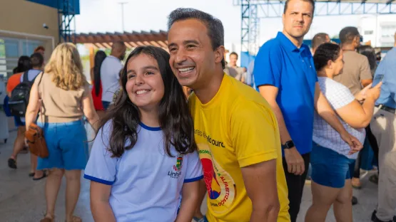 Prefeito e Vice-governador entregam a Escola Municipal de Ensino Fundamental em Tempo Integral Evaldo Soella, no bairro Gaivotas