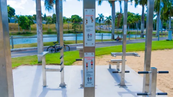 Esporte e Lazer instala academia ao ar livre na Linha Verde, na Lagoa do Meio