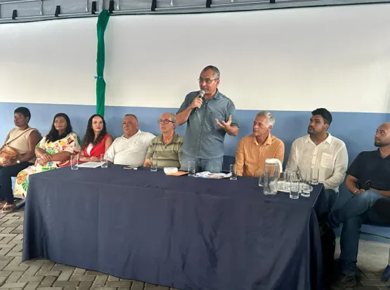 Prefeitura de São Mateus reinaugura escola no Rio Preto