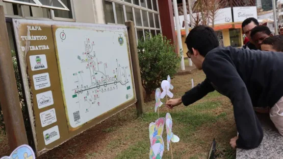 Ibatiba realiza ação de conscientização sobre o autismo na Praça David Gomes