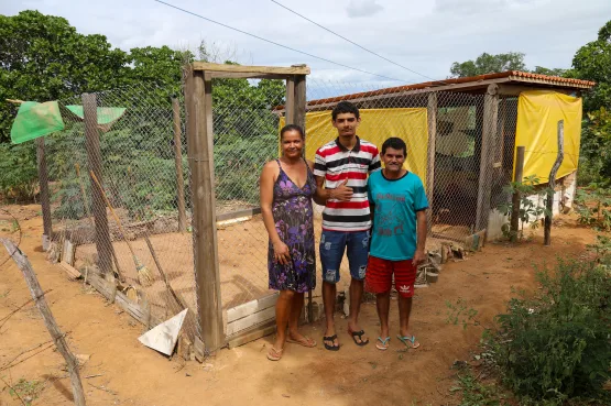 Governo da Bahia entrega 40 galinheiros e fortalece produção de ovos caipiras em Macajuba