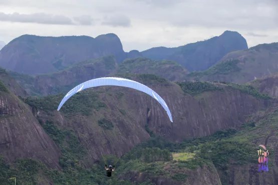 Atletas de seis países vão atravessar o Espírito Santo caminhando pelas montanhas e voando de parapente