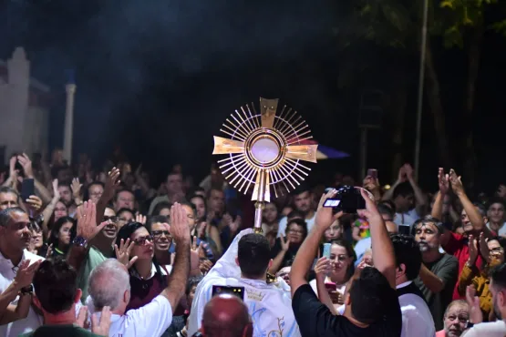 Famílias são convidadas para uma noite de oração e bênção ao Santíssimo no Convento da Penha durante a Semana Nacional da Família