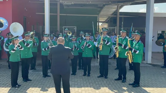Desfile Cívico de Baixo Quartel celebra os 60 anos da EMEF Celina Coutinho Nunes em Linhares