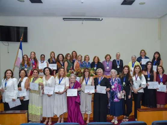 AJEB-ES lança coletânea em homenagem a mulheres que marcaram época