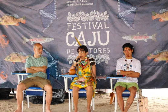 Caju de Leitores encerra 5ª edição com arte indígena, encontro com autores e apresentação dos Marujos Pataxó