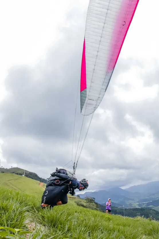 Atleta representa o ES na primeira edição do Campeonato Brasileiro de Hike and Fly Atleta representa o ES na primeira edição do Campeonato Brasileiro de Hike and Fly