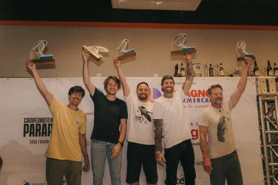 Emoção marca a conquista de novo campeão brasileiro de parapente, na Rampa do Monjolo