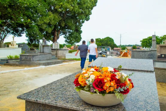 Prefeitura intensifica manutenção nos cemitérios de Linhares para o Dia de Finados
