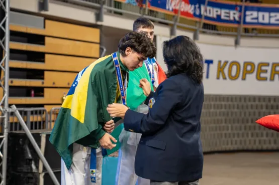 Linhares é ouro no karatê: atletas conquistam seis medalhas em Mundial na Eslovênia