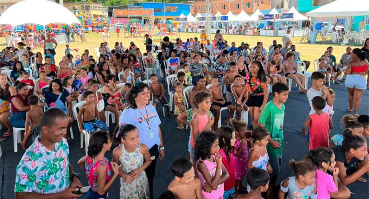 Moradores do bairro Flexal II em Cariacica recebem ação social da prefeitura