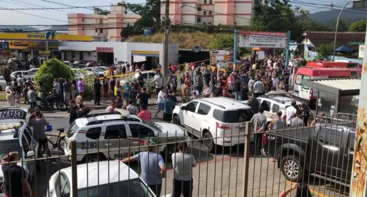 Quatro crianças são mortas em ataque com machadinha a creche em Blumenau