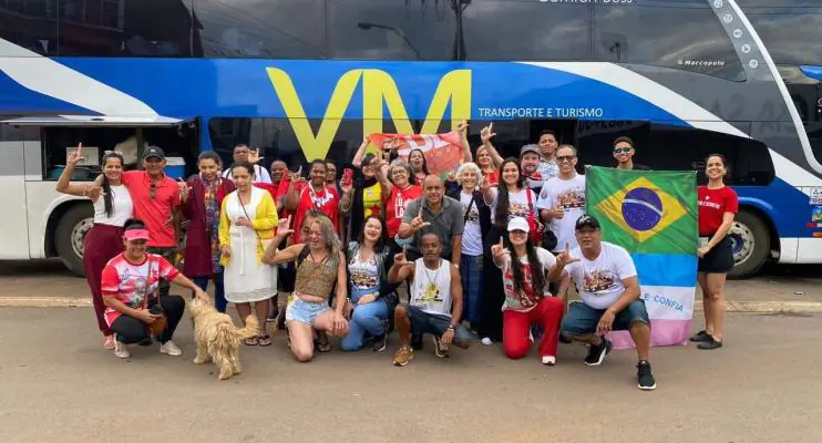 "Emoção à flor da pele", diz capixaba à frente de caravana para posse de Lula