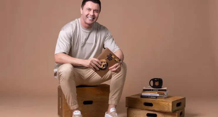 "Café com Deus Pai" lidera o ranking nacional no Spotify e é o único brasileiro no Top 10 mundial