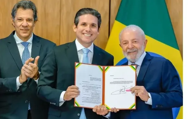 'Corrige grande injustiça', diz Lula após votação da isenção do IR até R$ 5 mil