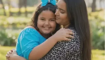 'Dor na alma inexplicável', diz mãe após filha de 10 anos morrer engasgada em casa