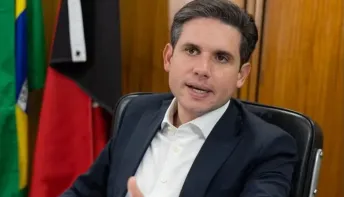 'É impossível exercer o mandato de outro país', diz Hugo Motta sobre Eduardo Bolsonaro 