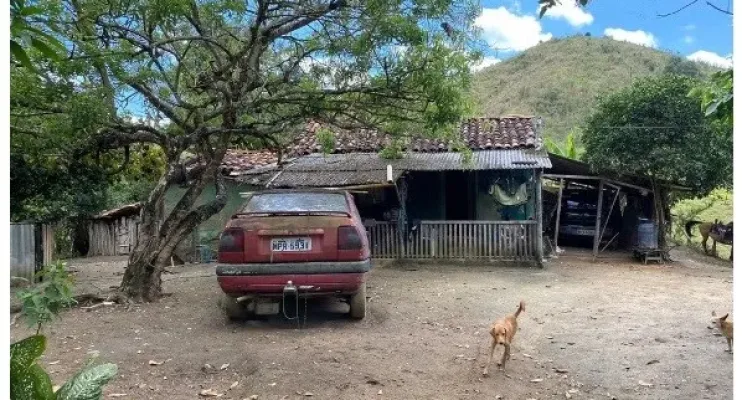  'Não sabia se chorava de felicidade ou de tristeza', diz pai de mulher mantida em cativeiro pelo tio por 10 anos