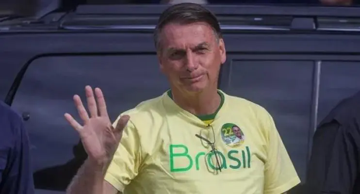38 horas depois, Bolsonaro mantém silêncio sobre Lula