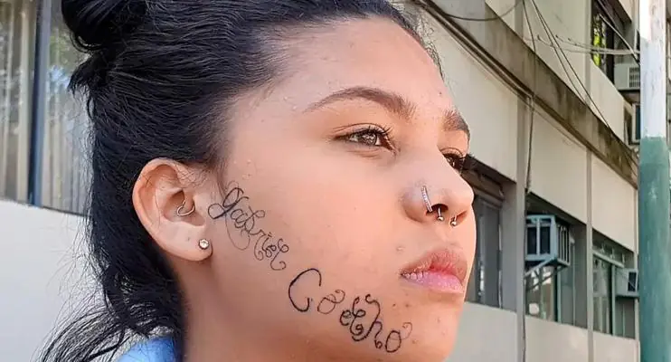  Jovem é tatuada à força com nome de ex-namorado no rosto