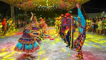 5º Arraiá de Quadrilhas de Linhares reúne público e consagra campeões em noite de festa na Praça 22 de Agosto