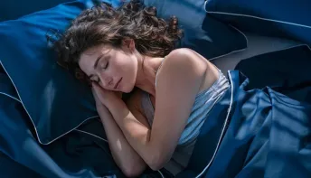 5 Atitudes a serem evitadas para assegurar uma noite de sono tranquila.