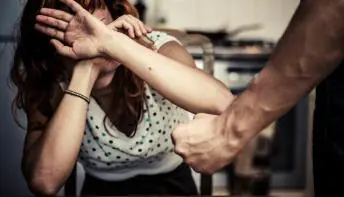 50% dos brasileiros conhecem mulher que já foi agredida