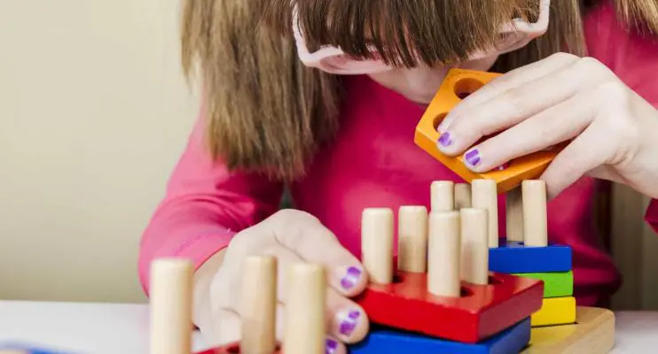 6 opções de brinquedos que estimulam a criatividade nos pequenos