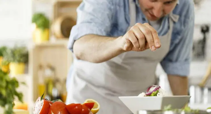 6 truques para corrigir o excesso de sal da comida