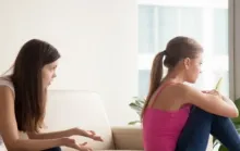 9 sinais de que seu amigo é tóxico e como se distanciar sem confrontá-lo