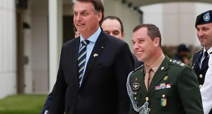 Cartões de vacina de Bolsonaro e da filha foram falsificados, aponta PF