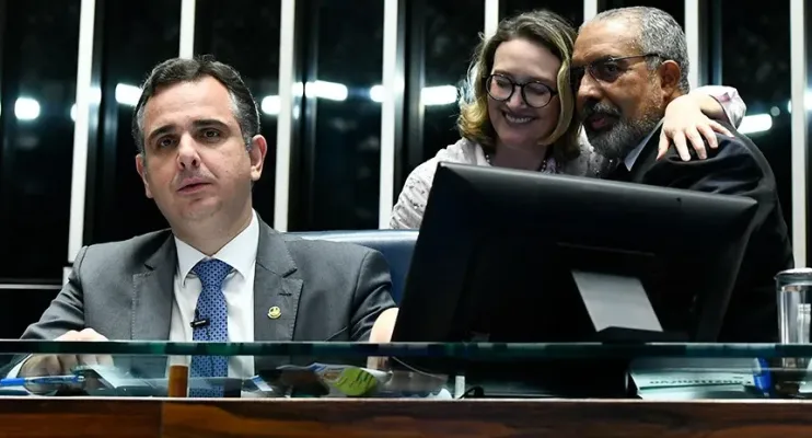 A pensão destinada aos filhos e dependentes das vítimas de feminicídio está prestes a ser sancionada.