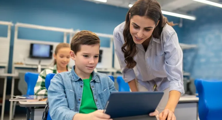 A tecnologia e a escola atual: inovação com propósito pedagógico
