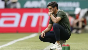 Abel está disposto a reduzir seu salário para comandar Sporting, diz jornal