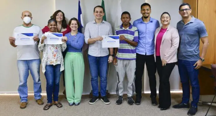 Acolhidos do Centro Pop recebem Certificado de Honra ao Mérito em Vitória