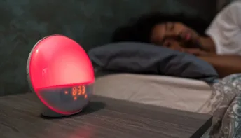 Acorda sempre de mau humor? Saiba como melhorar a rotina