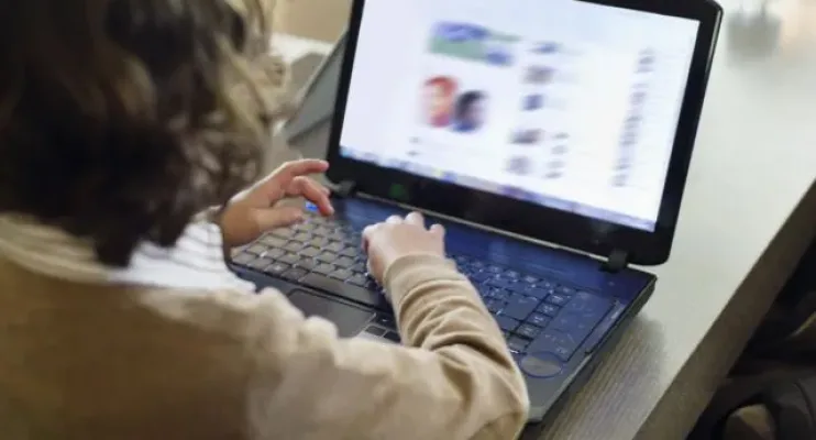 Adolescente do ES usa jogo na internet para estupro virtual de menina de 14 anos