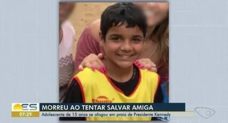  Adolescente morre afogado após salvar amiga arrastada por correnteza em praia do ES