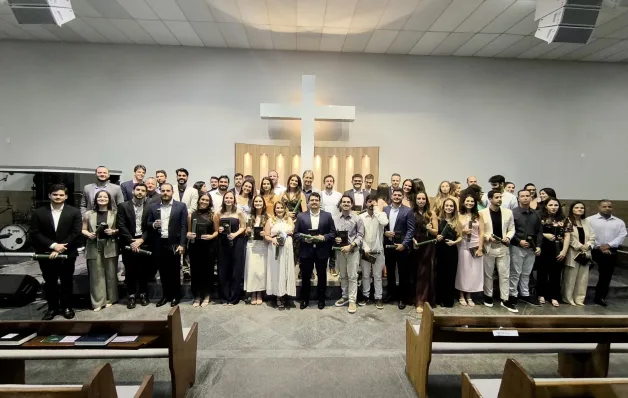 Aebes celebra formatura de Residência Médica