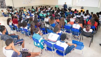 Agosto lilás: escolas recebem palestra sobre violência doméstica em Vila Velha