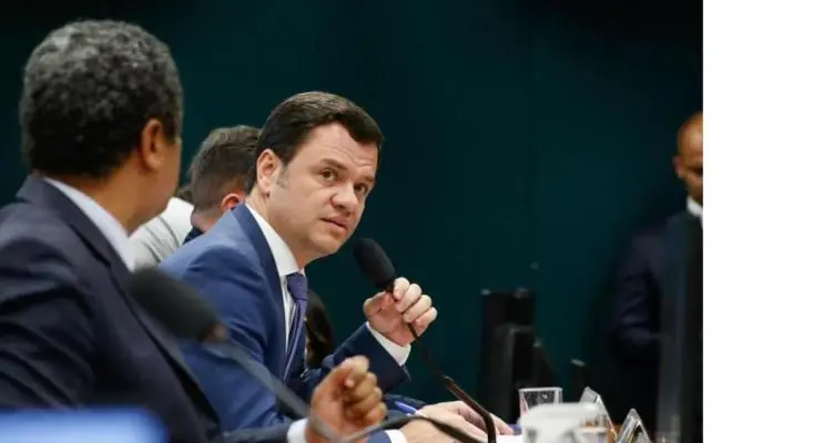 AGU pede que STF determine a prisão de Anderson Torres