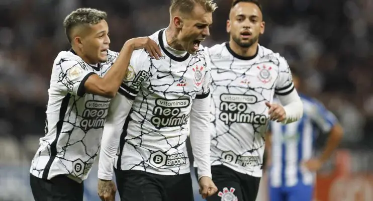 Ainda desfalcado, Corinthians encara o Cuiabá e tenta seguir isolado na liderança
