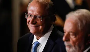 Alckmin acumula funções em sinal de que terá papel-chave em governo Lula