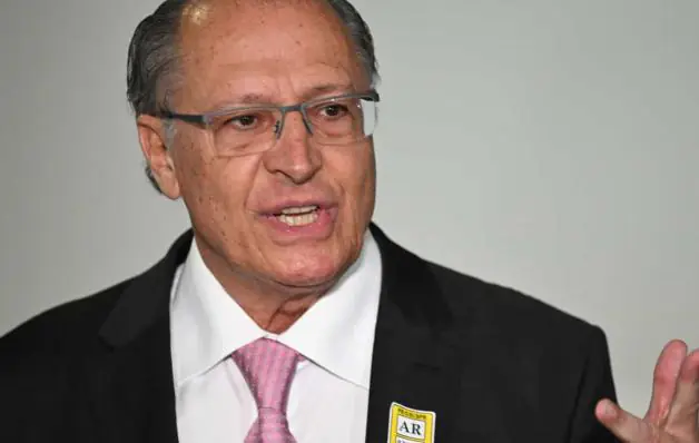 Alckmin decidiu não ser ministro, e ouviu de Lula que será tratado 'como presidente'