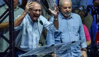 Alckmin diz que Lula é 'maior líder popular do Brasil' em evento sindical