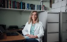 Ales concede maior honraria do Parlamento capixaba a cientista Tatiana Sampaio