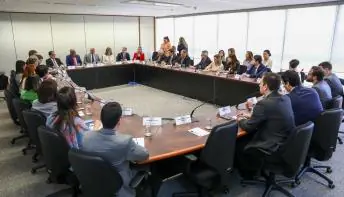 Alexandre de Moraes se reúne com plataformas digitais para discutir combate às fake news nas eleições